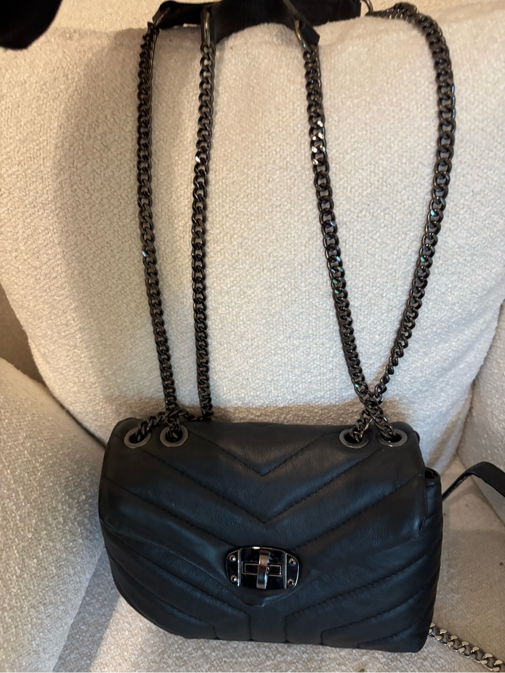 Women's Black Quilted Chain Shoulder Bag